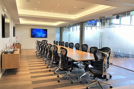 ICONIC Workspaces - Extra Large Meeting Room