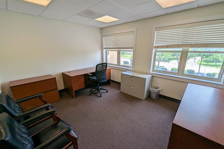 Clarksville Business Suites - Executive Office Suite 5