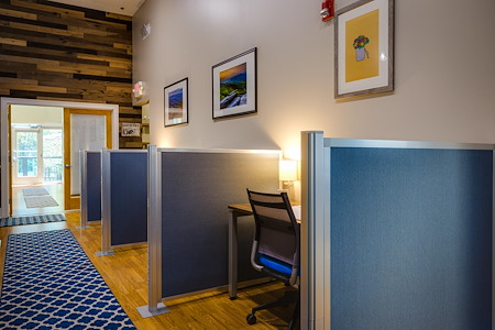 Focal Point Coworking - Dedicated Desk