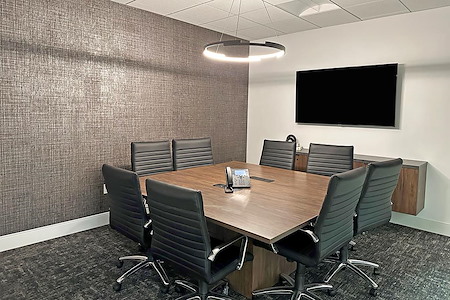 (MB2) Manhattan Towers - 8-Person Meeting Room