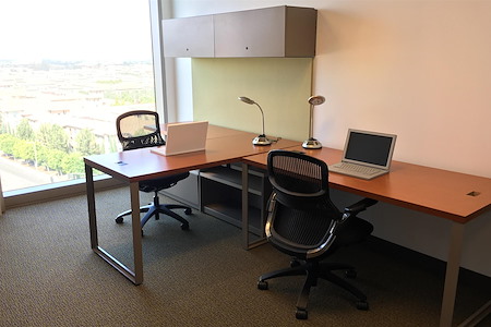Carr Workplaces - Spectrum Center - Private Window Office For Two