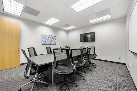 Peachtree Offices at Alpharetta - 10 Person Conference Room