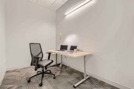 Office Evolution - Aurora - Small Interior Office 228