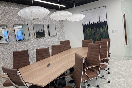 Lucid Private Offices | River Oaks Greenway - The Walker Boardroom