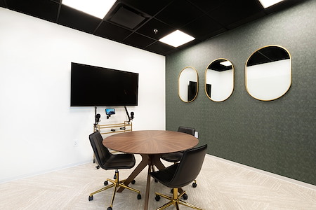 Lucid Private Offices | Alpharetta - Old Milton Parkway - Swiss Army Room