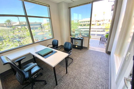 Plaza Offices - Office 225
