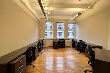 Select Office Suites - 1115 Broadway Flatiron NYC - 5-7 desk windowed office