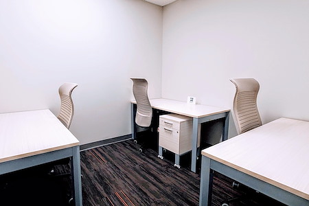 Harbourfront Business Centre - Suite #518 - Insulated, Internal Office