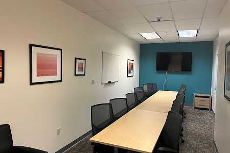 Office Evolution - Lakewood - Meeting Room 3