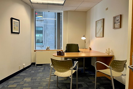 Carr Workplaces - Financial District - Office 613