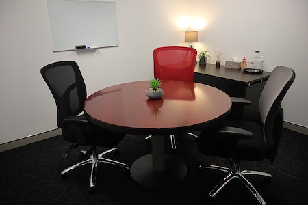 @workspaces- Gold Coast - Meeting Room 1