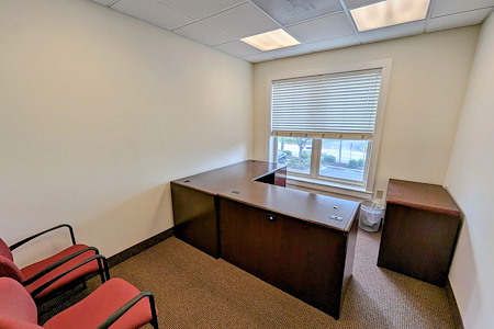 Clarksville Business Suites - Executive Office Suite 4