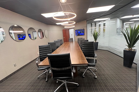 Lucid Private Offices | Grapevine - DFW Airport - The Walton Boardroom
