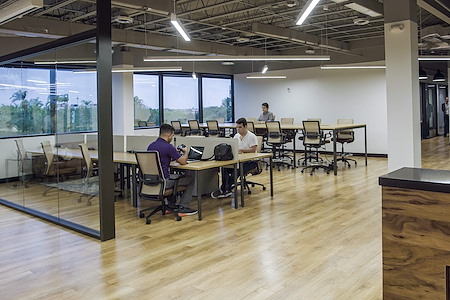 Venture X | Downtown Doral - Shared desks