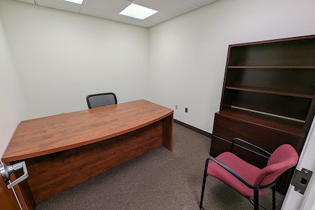 Clarksville Business Suites - Executive Office Suite 6