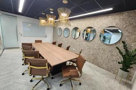 Lucid Private Offices | The Woodlands - The Green Conference Room