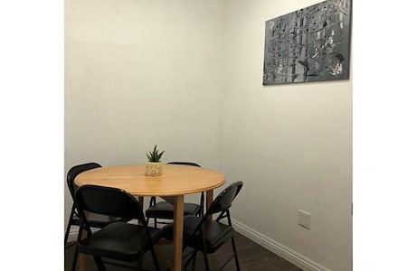 Mesh Cowork - Small Meeting Room