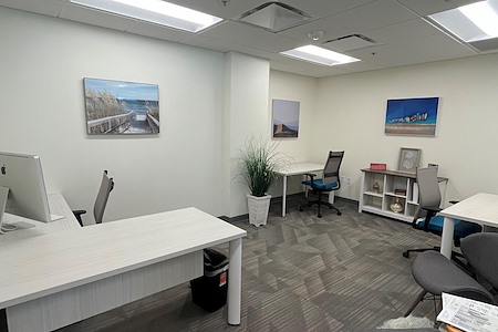 Office Evolution - Plantation - Interior team office