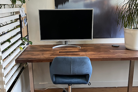 OneSpace - Hot Desk with Monitor