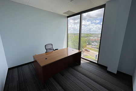 Cube at Woodlake - Private office 12