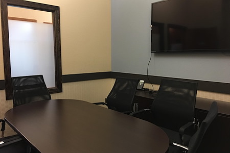 Office Evolution - Fort Collins - Medium Conference Room