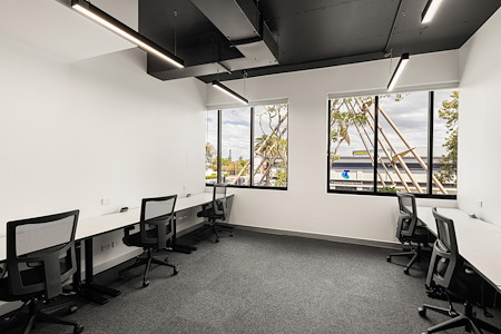 Riva Offices - 5 Person Private Office