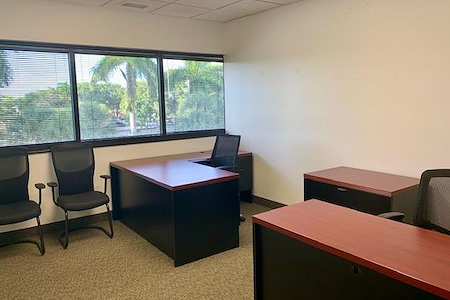 Crown Center Executive Suites (CCESuites) - 162 SF Window Office for 1-4
