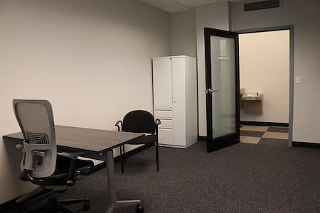 BusinessWise @ 4 Smithfield Street - Day Pass: 11E Private Office