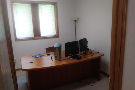 Desk Refuge - Office 2