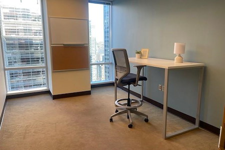 (SEA) Seattle Downtown - Private office with 21st floor views!