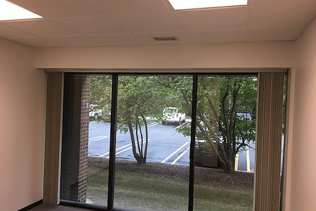 AmeriCenter of Livonia - Suite 134 - Standard Office