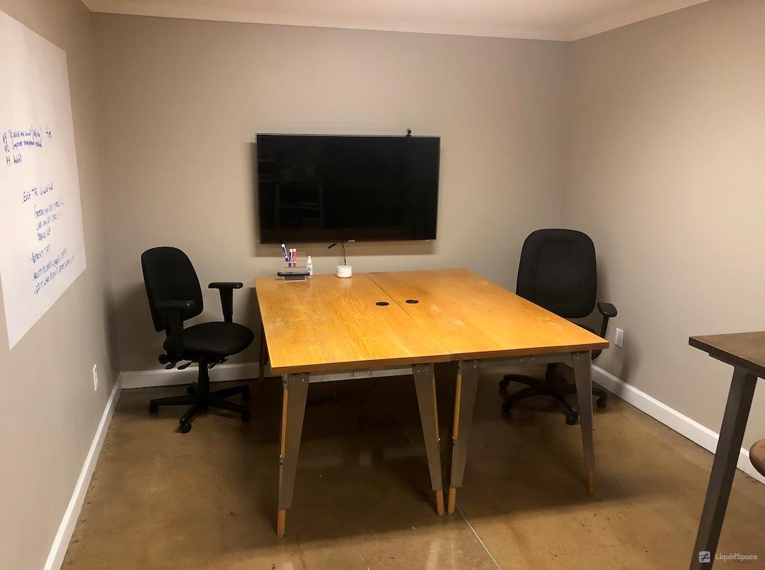 Private Meeting Room For 6 At Green Arrow Space In Downtown Cary