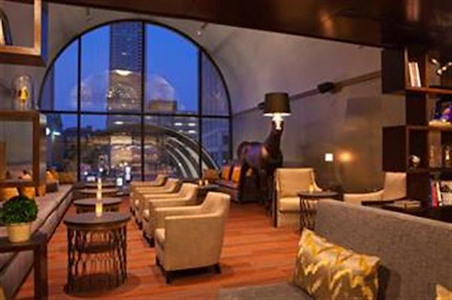 Midnight Lounge